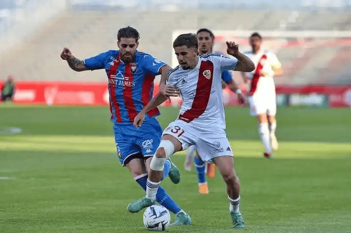 赛前体能课后，多伦多猛龙队长鼓劲备战法国杯，态度坚定，阵容厚度经受考验的简单介绍